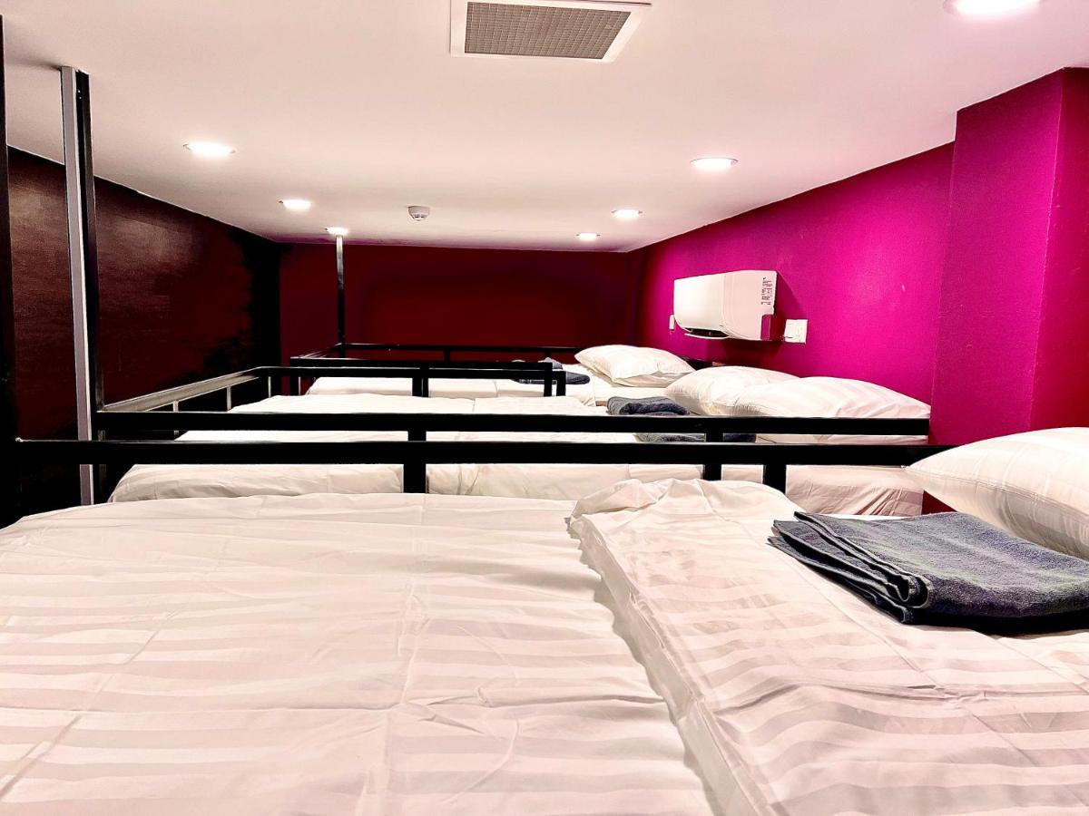 Arena Esports Hotel @ Bugis Village Singapore Bagian luar foto