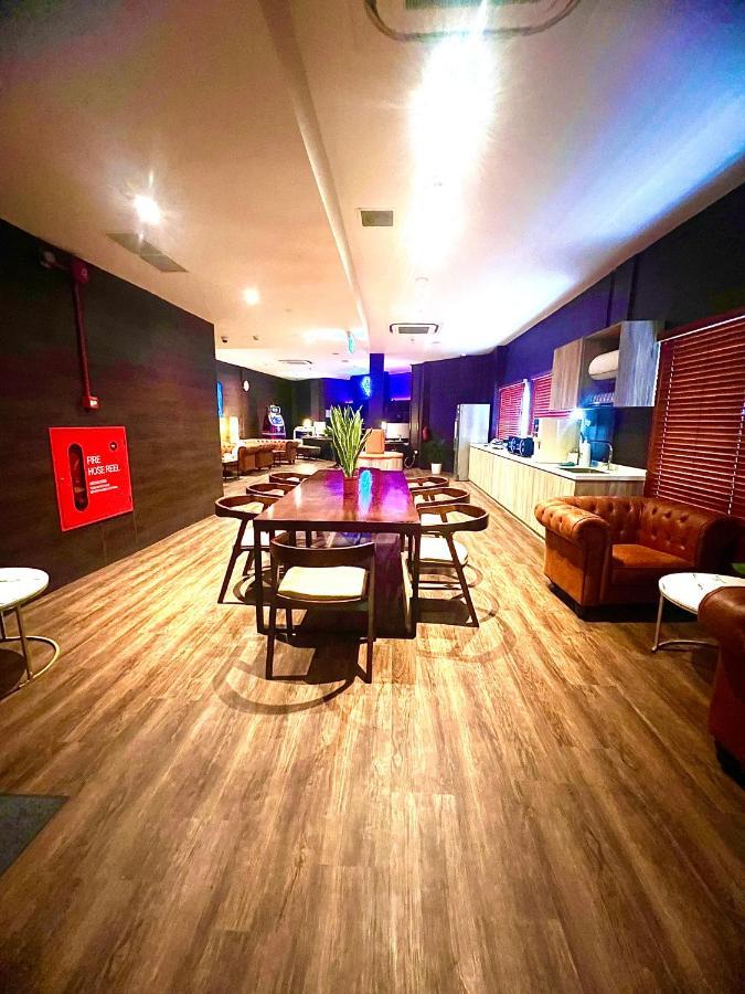 Arena Esports Hotel @ Bugis Village Singapore Bagian luar foto