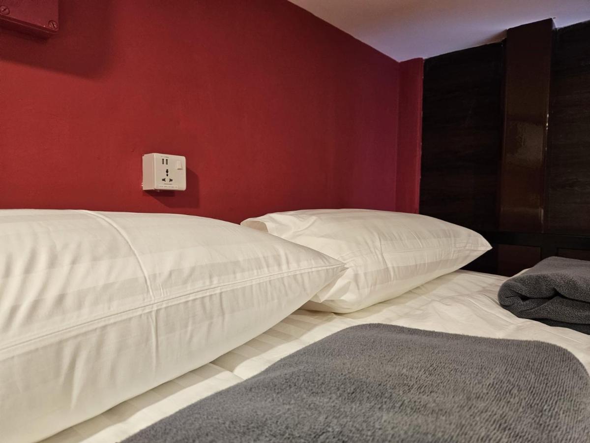 Arena Esports Hotel @ Bugis Village Singapore Bagian luar foto